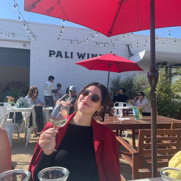 Meet your Posher, Julia - Picture 5 of 5